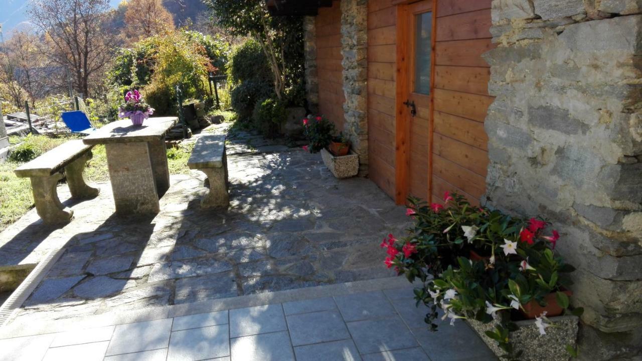 Il Borgo Di Monica Vila Domodossola Exterior foto