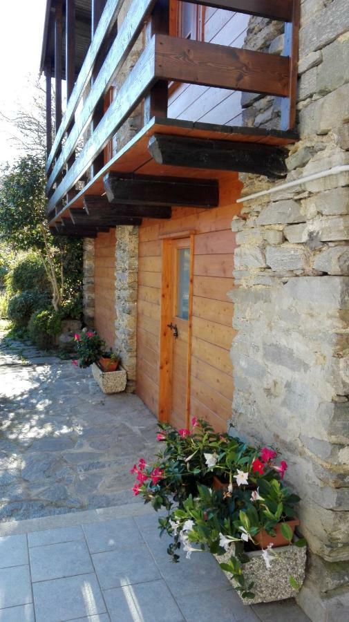 Il Borgo Di Monica Vila Domodossola Exterior foto