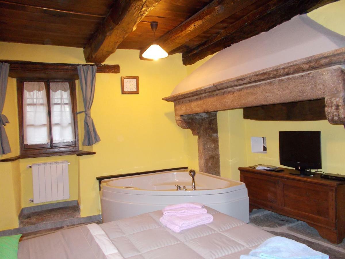 Il Borgo Di Monica Vila Domodossola Exterior foto