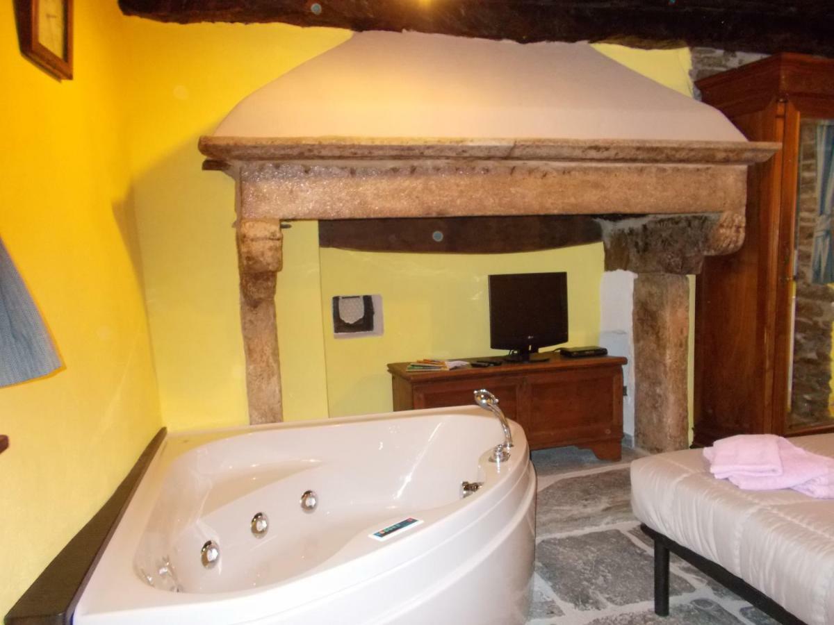 Il Borgo Di Monica Vila Domodossola Exterior foto