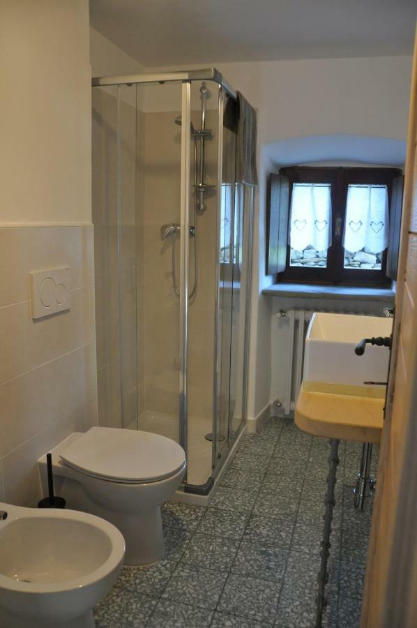 Il Borgo Di Monica Vila Domodossola Exterior foto